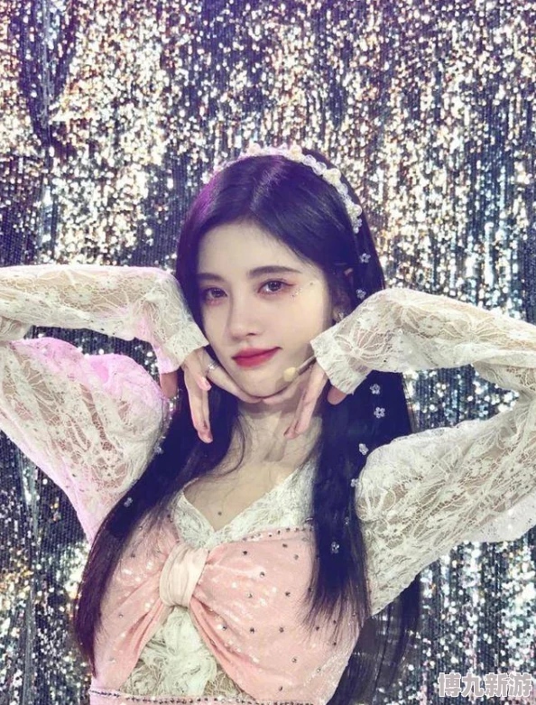 鞠婧祎被C到高潮下不了床小说：讲述了一位女明星在经历一段激情四溢的爱情后，情感与身体的交织让她难以自拔