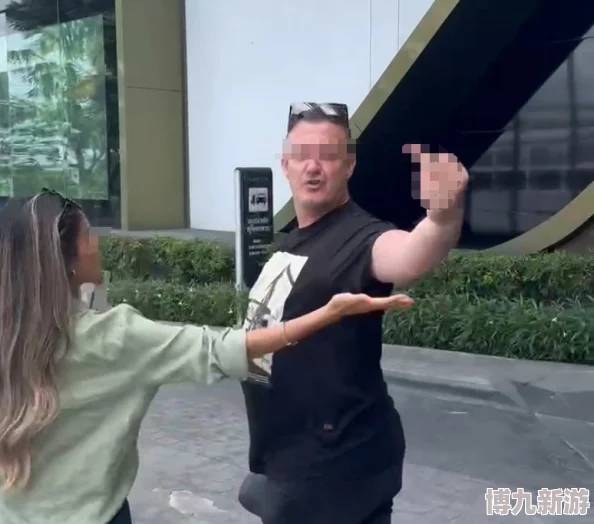 男生把坤坤赛季女生腚眼里，这一行为引发了广泛讨论，涉及性别歧视和社会风气等问题